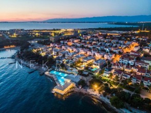 Petrčane (Sunnyside resort) - drugi red od mora, odlična investicija