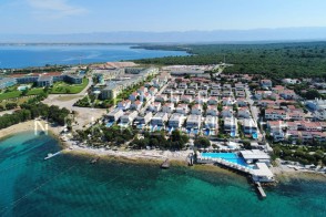 Petrčane (Sunnyside resort) - drugi red od mora, odlična investicija