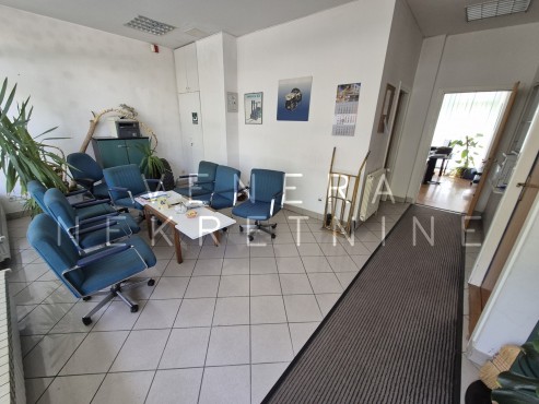 Uredski poslovni prostor...