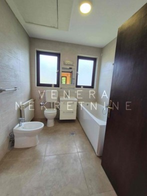 Kuća 228 m2 Odra sa 2 građevinska zemljišta 2078 m2