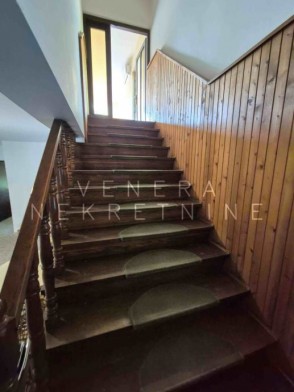 Kuća 228 m2 Odra sa 2 građevinska zemljišta 2078 m2