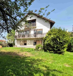 Kuća 228 m2 Odra sa 2 građevinska zemljišta 2078 m2