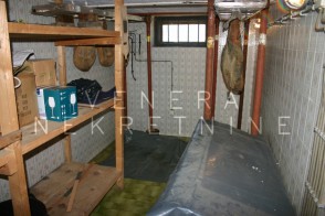 Kuća Donja Stubica 301 m2 + gospodarska zgrada 177 m2 + okućnica 548 m2