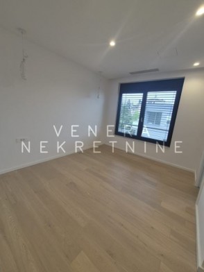 Kuća sa 3 stana Sveti Duh, 405 m2