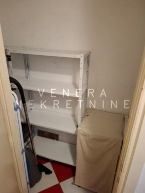 2 soban stan Knežija, 42 m2