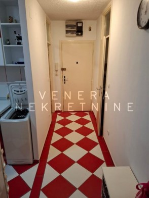 2 soban stan Knežija, 42 m2