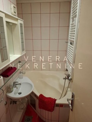 2 soban stan Knežija, 42 m2