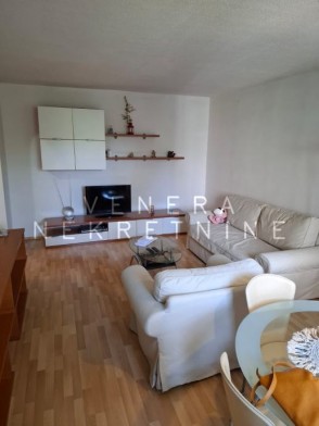 2 soban stan Knežija, 42 m2