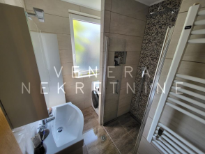 3 soban stan Knežija, 65 m2