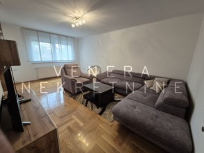 3 soban stan Knežija, 65 m2