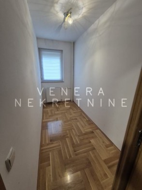 3 soban stan Knežija, 65 m2