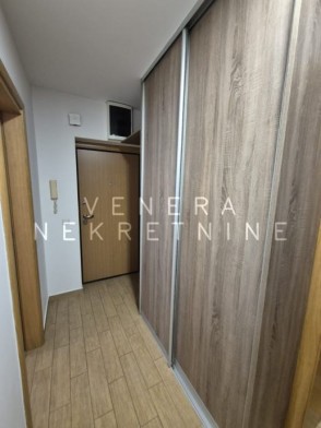3 soban stan Knežija, 65 m2