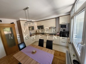 3 soban stan Knežija, 65 m2