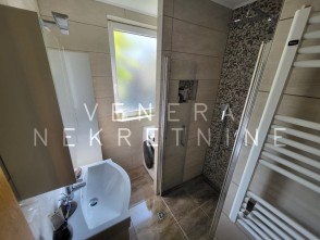 3 soban stan Knežija, 65 m2